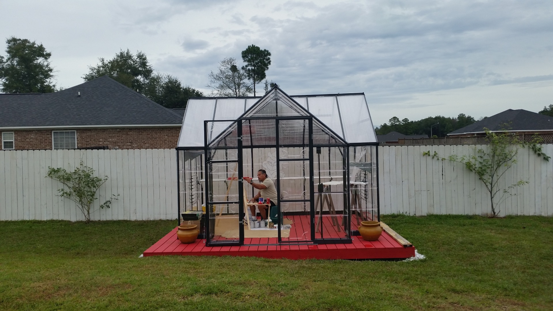 IMG-20151119-WA0004 Using green house to paint Gringes.jpg