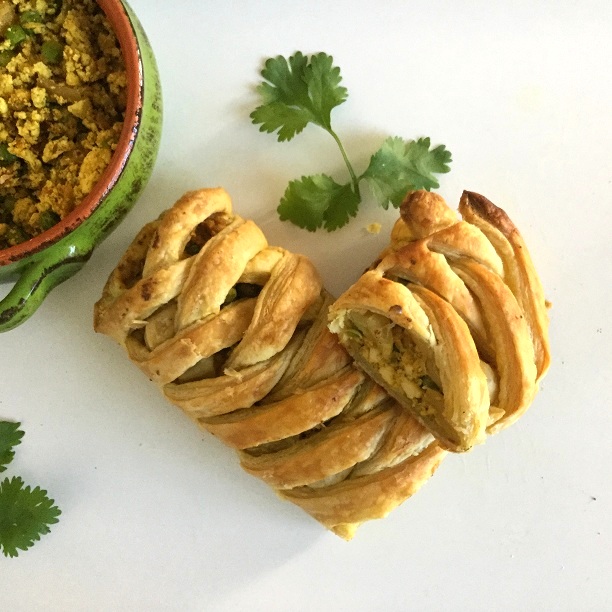 Indian spiced tofu Puff pastry braid 6a.jpg