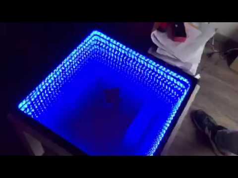 Infinity mirror / endless mirror