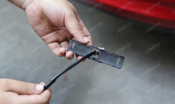 Install-Universal-Fit-LED-Daytime-Lights-01.jpg