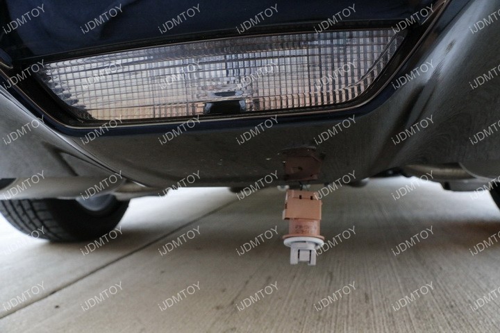 Install-iJDMTOY-Ford-Mustang-Rear-Fog-01.jpg