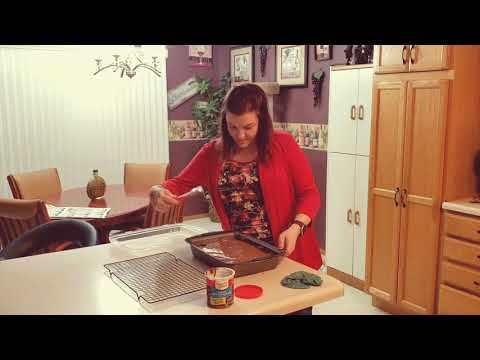 Instructable Step 7 - Cake flip and decorating - Part 2