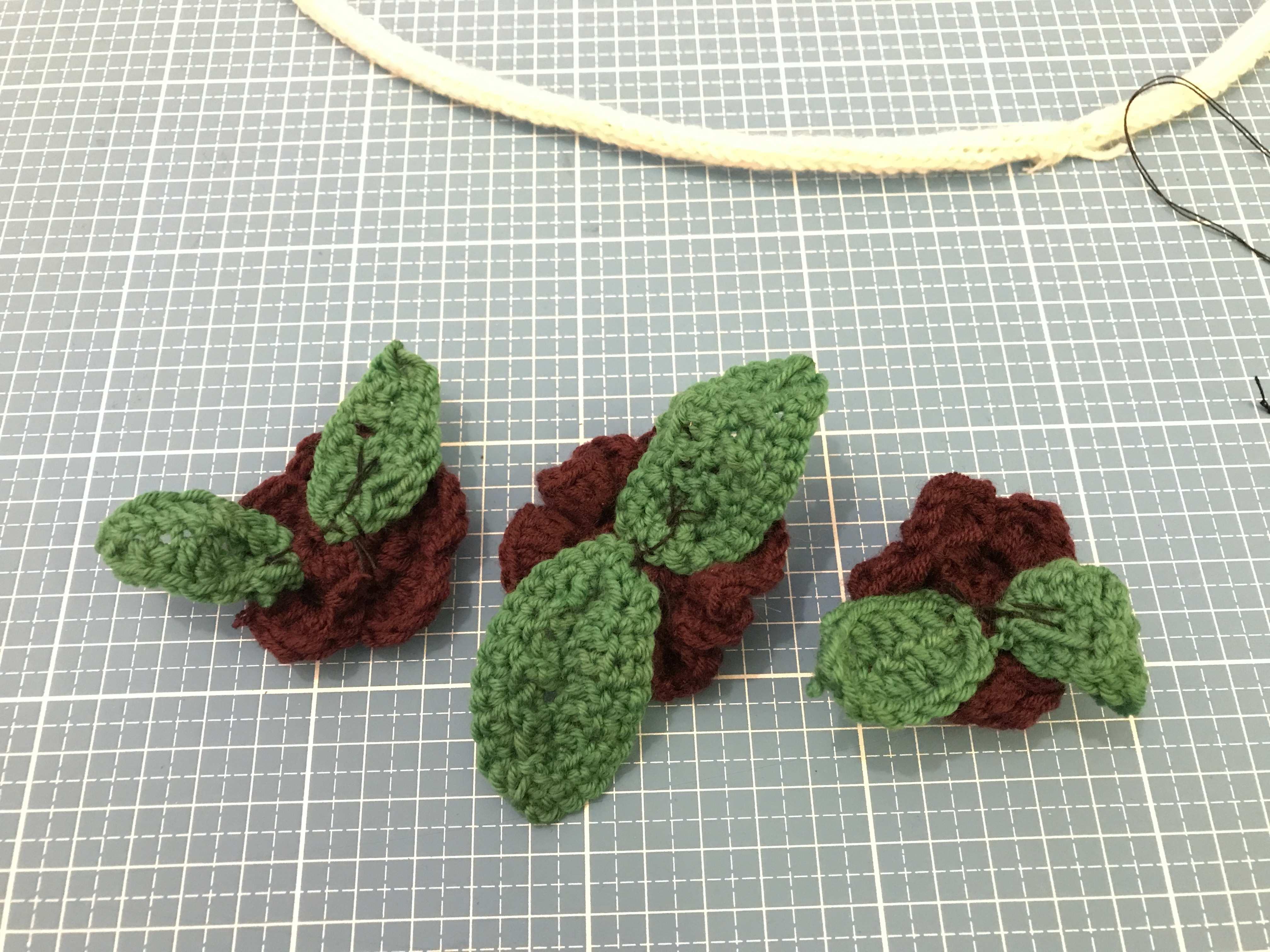 Instructables name crochet sun pic (79).JPG