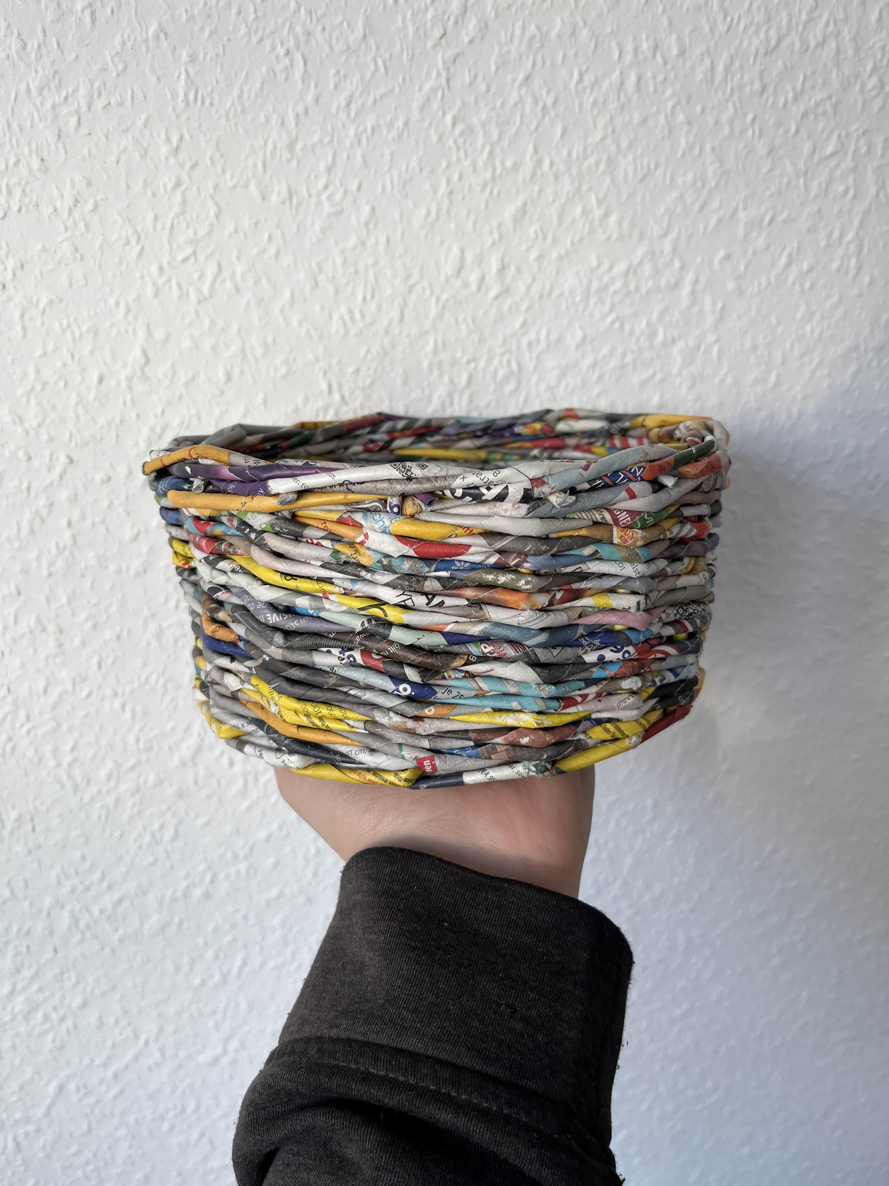 Instructables_sun_recycled-newspaper-basket (46).jpg
