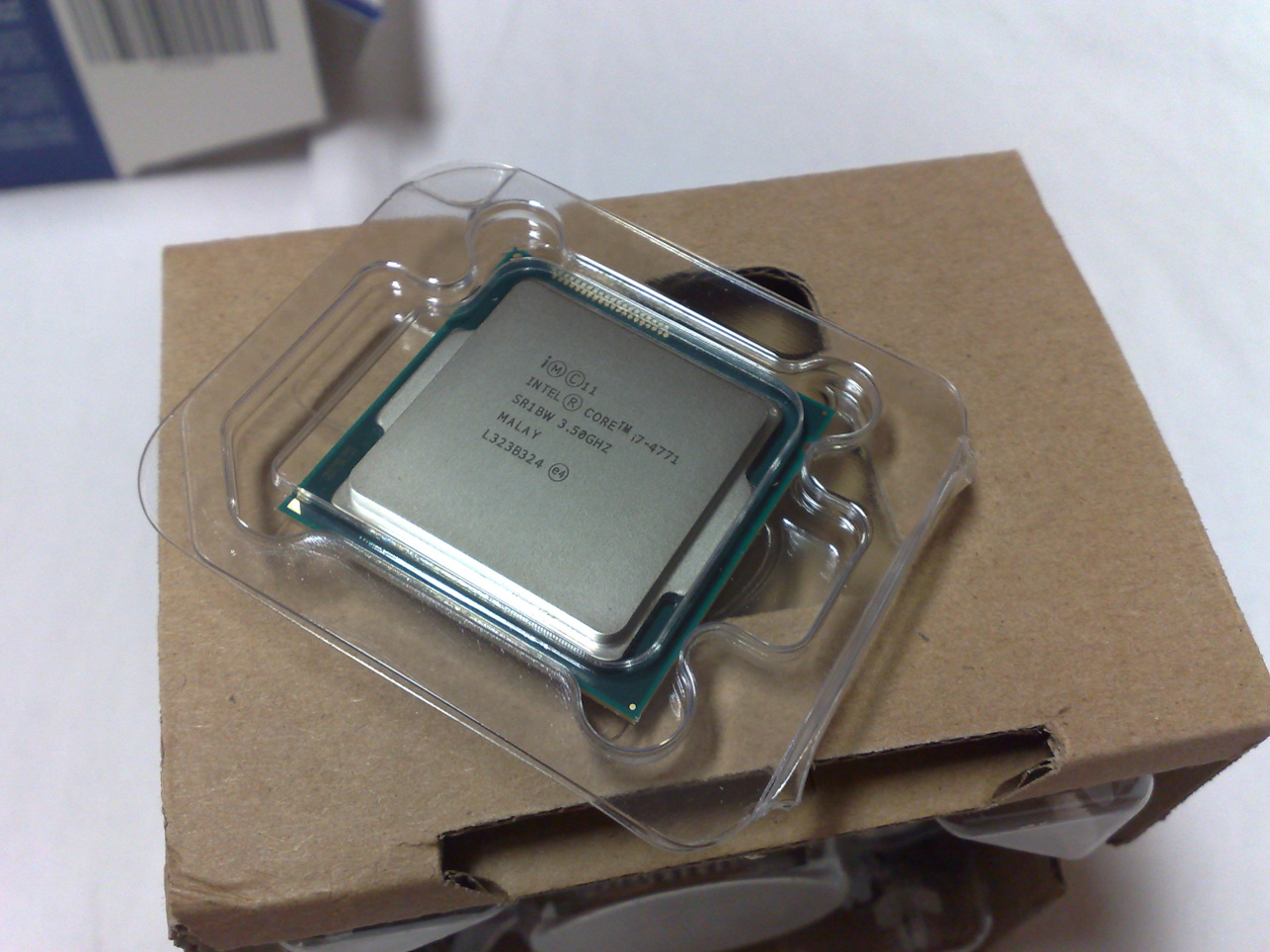 Intel_Haswell_4771_CPU.jpg