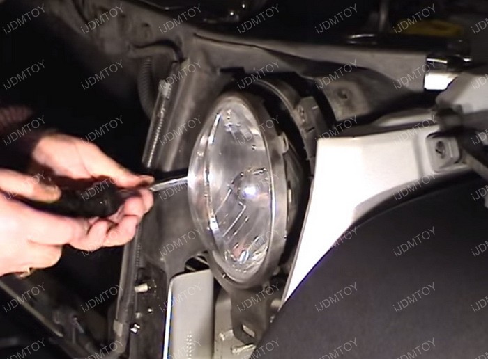 Jeep-Wrangler-Install-LED-headlights-switchback-06.jpg