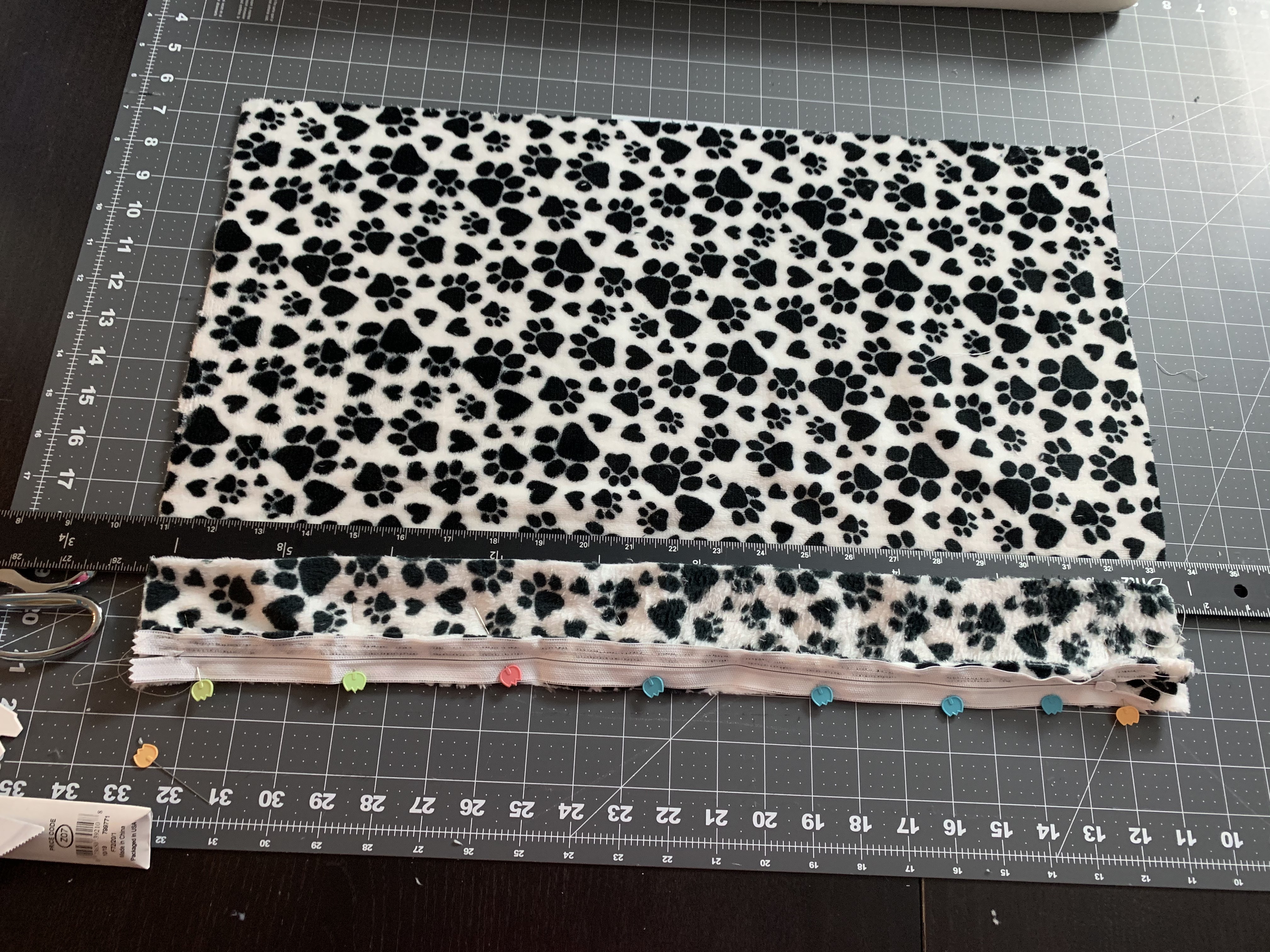 JustMightDIY-MCM-Dog-Bed-sew - 10.jpg