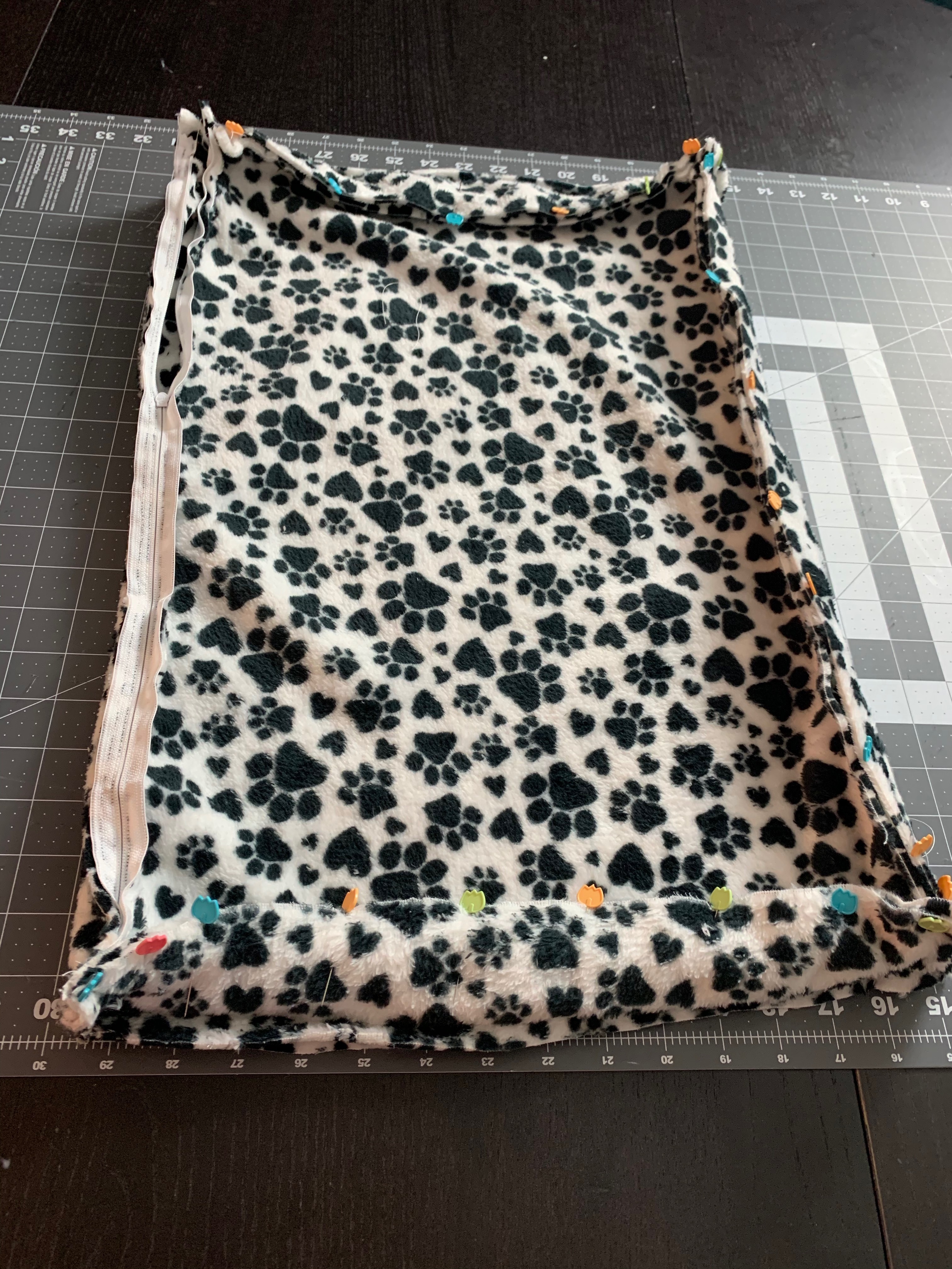 JustMightDIY-MCM-Dog-Bed-sew - 15.jpg