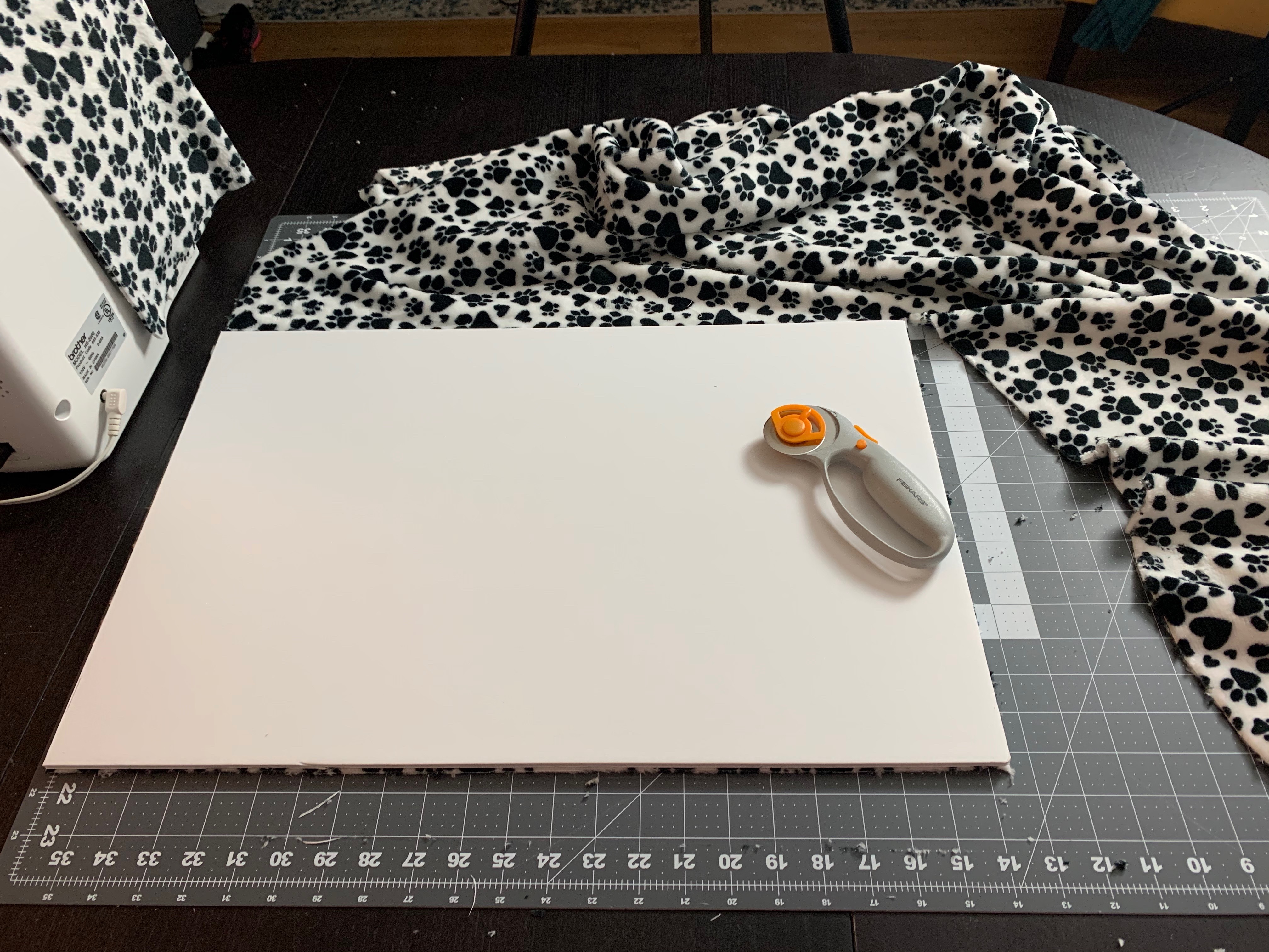 JustMightDIY-MCM-Dog-Bed-sew - 2.jpg