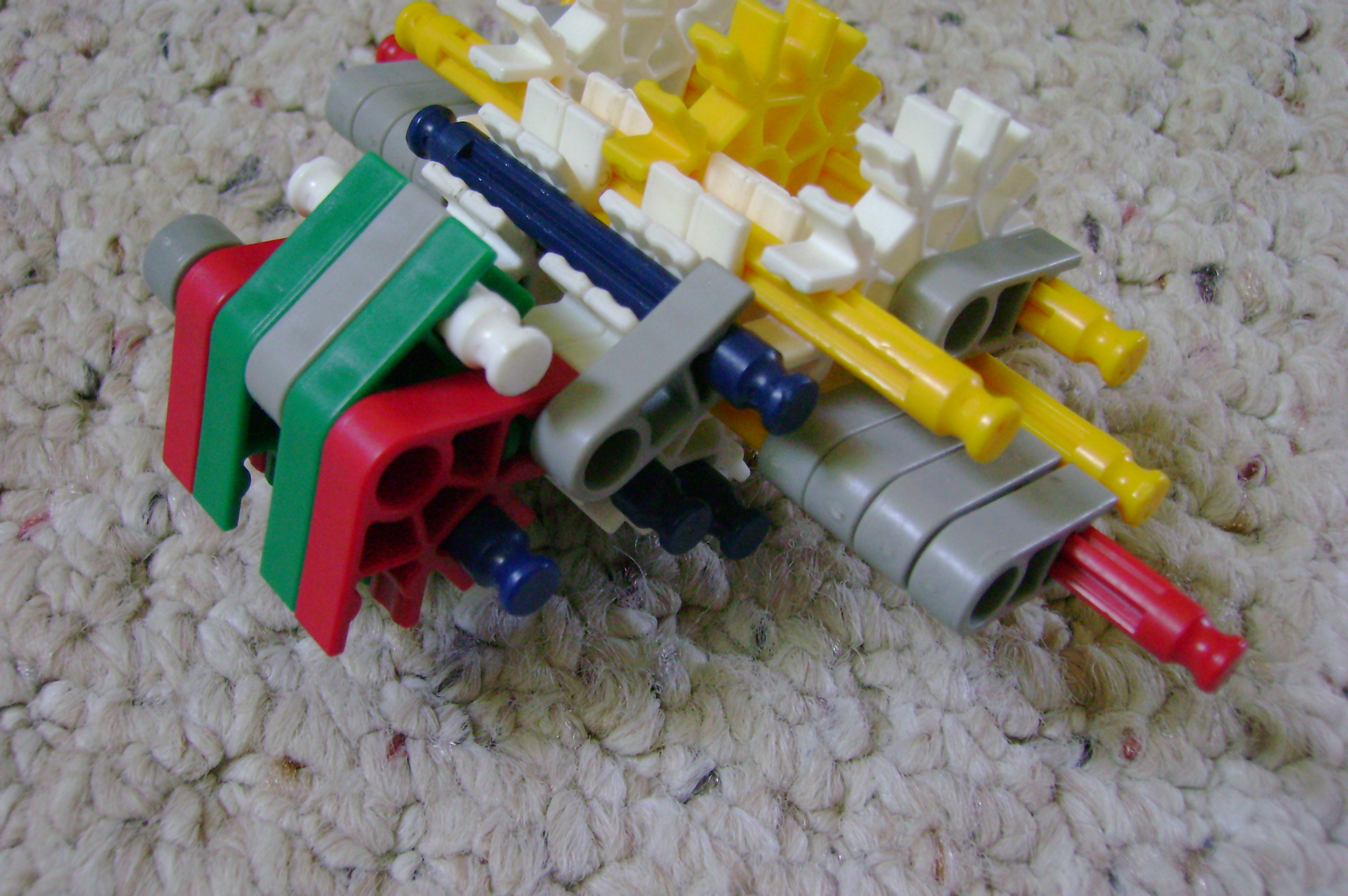 K'nex Cannon---Back 010.jpg