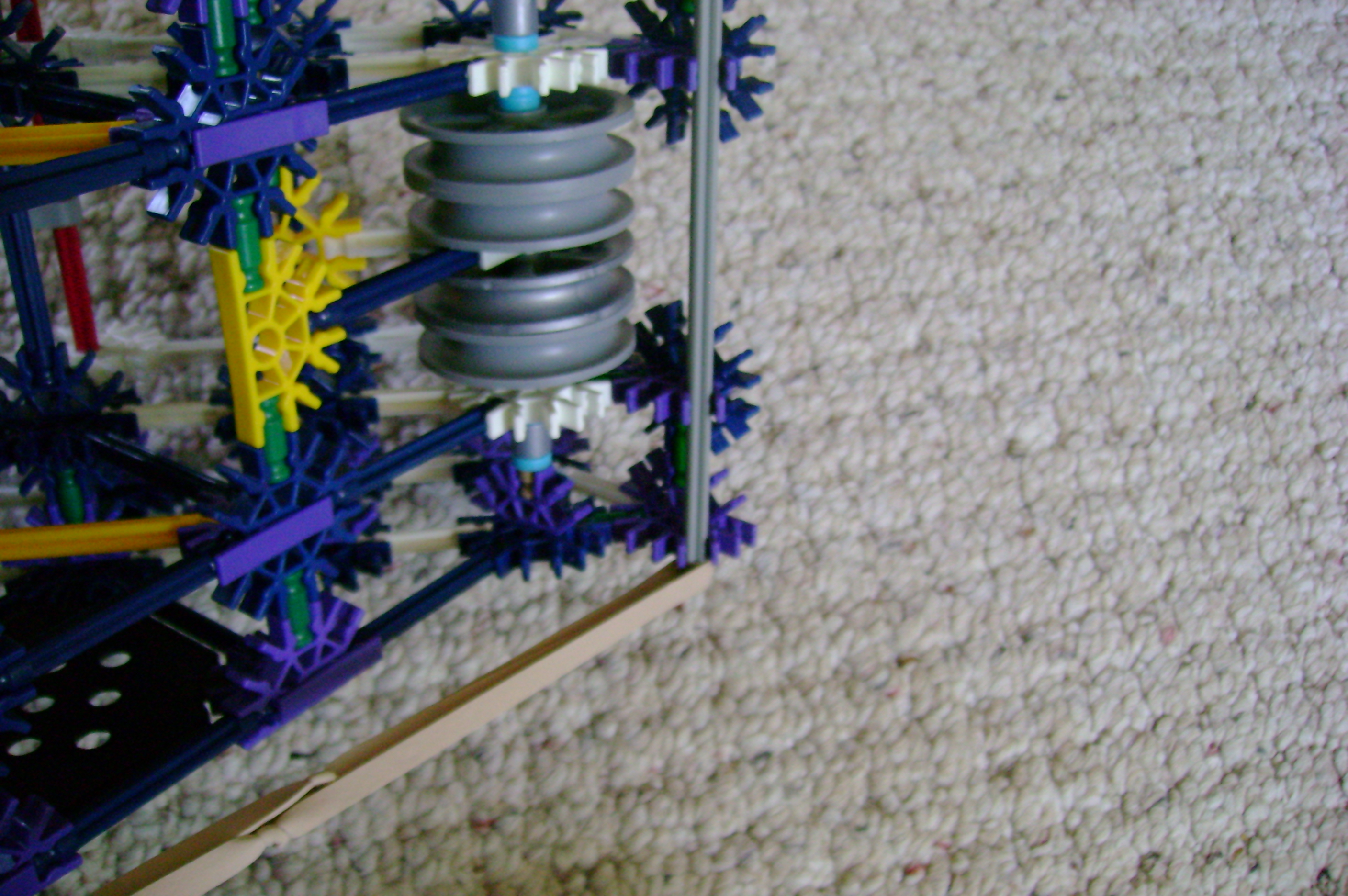 K'nex Cannon---Stringing 010.jpg