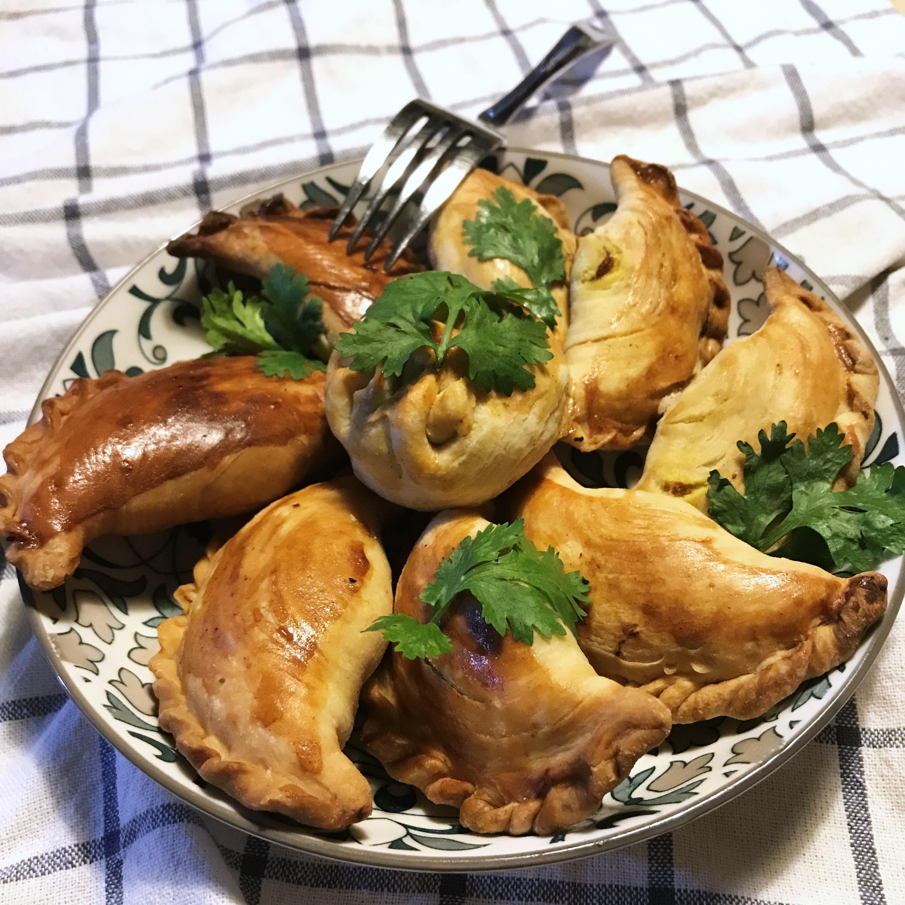 Karipap Plate.jpg