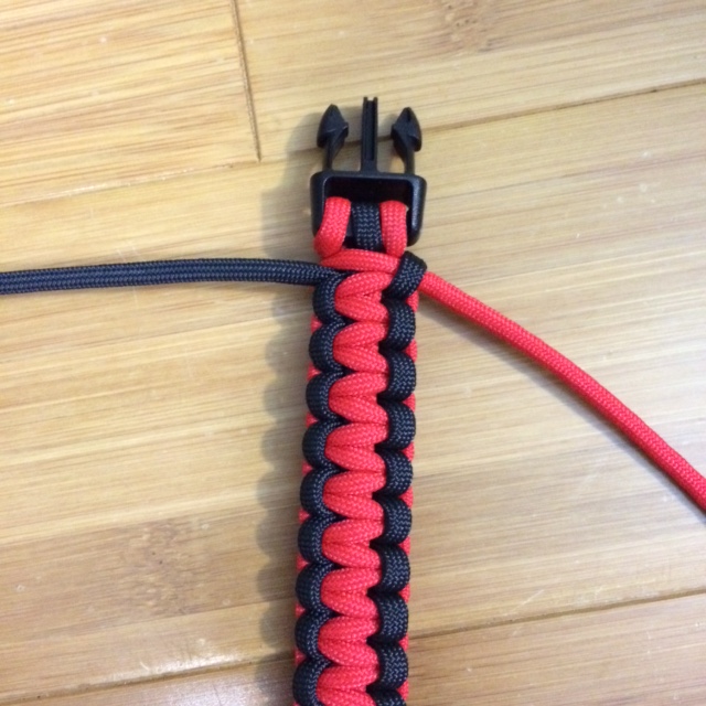 King Cobra Paracord Bracelet (2).JPG