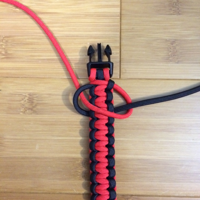 King Cobra Paracord Bracelet (3).JPG