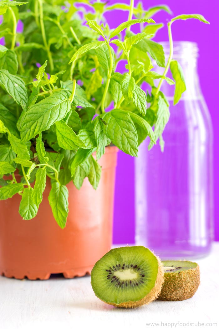 Kiwi-and-Mint-Infused-Water-Recipe-1.jpg