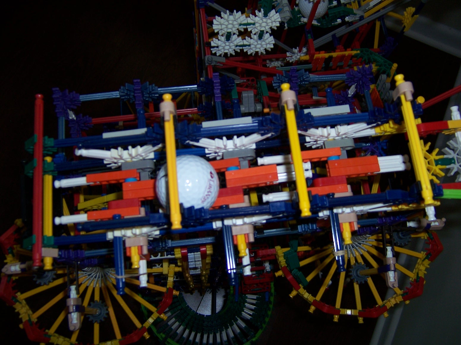 Knex Ball Machine Parallax 021.jpg