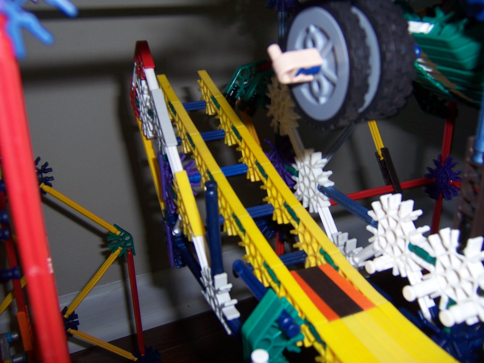 Knex Ball Machine Parallax 042.jpg