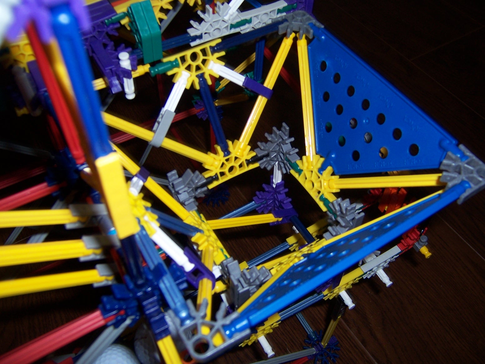 Knex Ball Machine Parallax 044.jpg