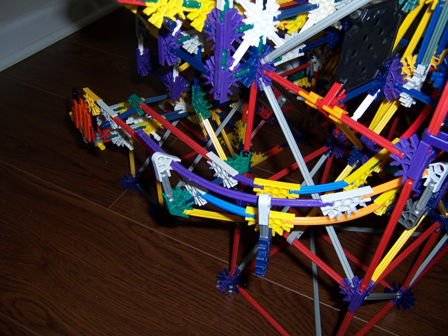 Knex Ball Machine Parallax 056.jpg