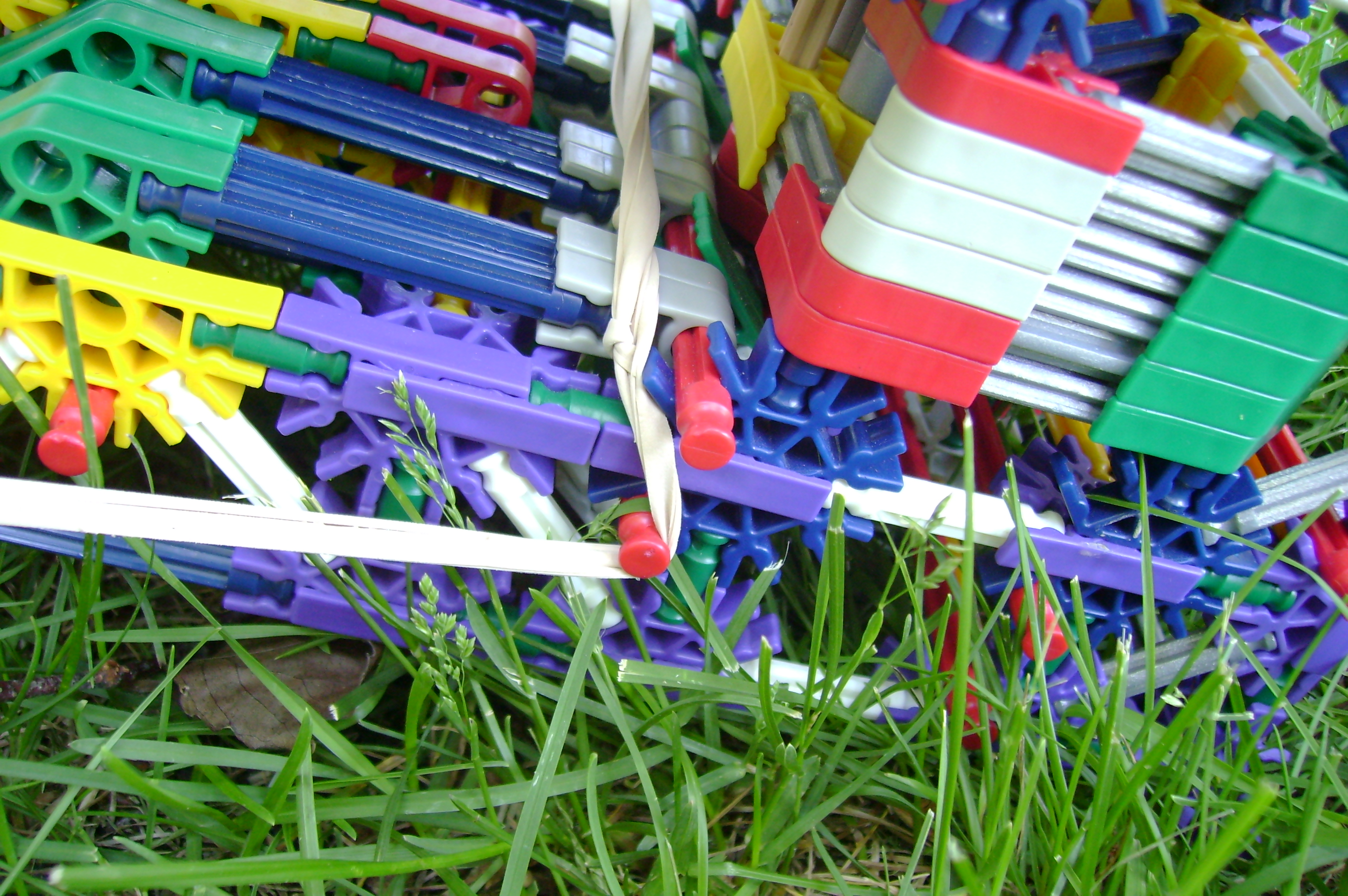 Knex Cannon--- Ammo and firing 014.jpg