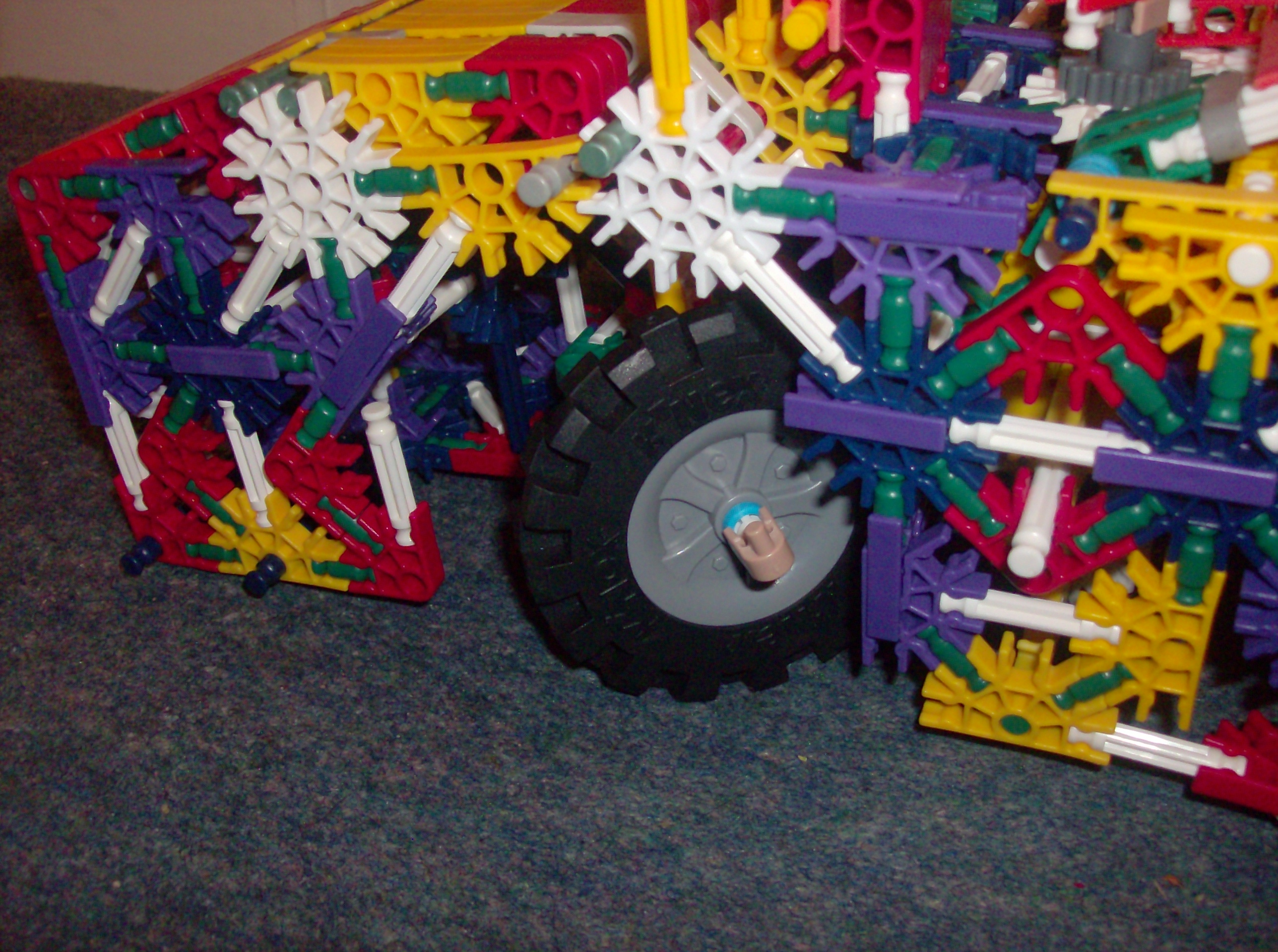 Knex bulldozer (12).JPG