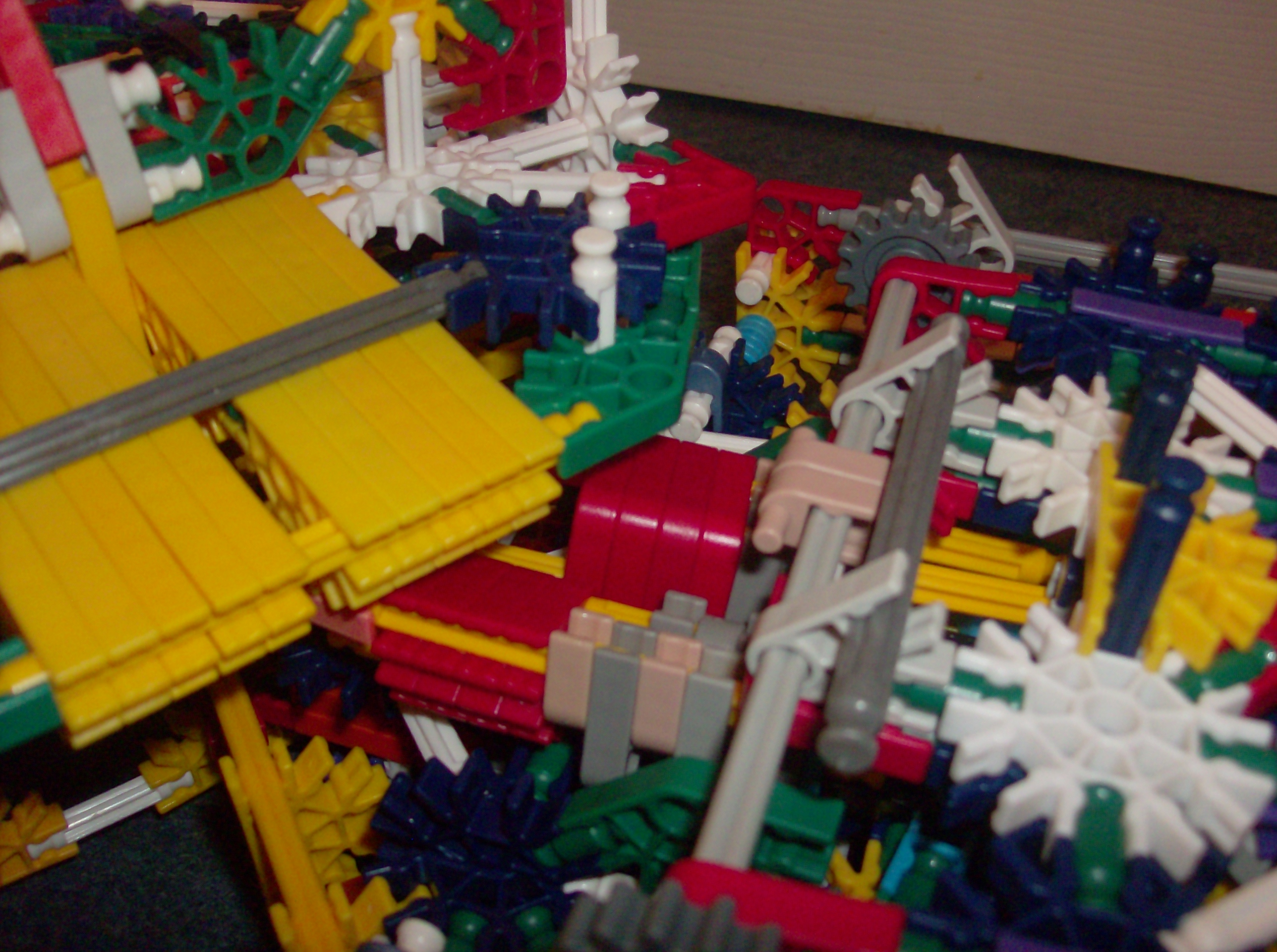 Knex bulldozer (16).JPG