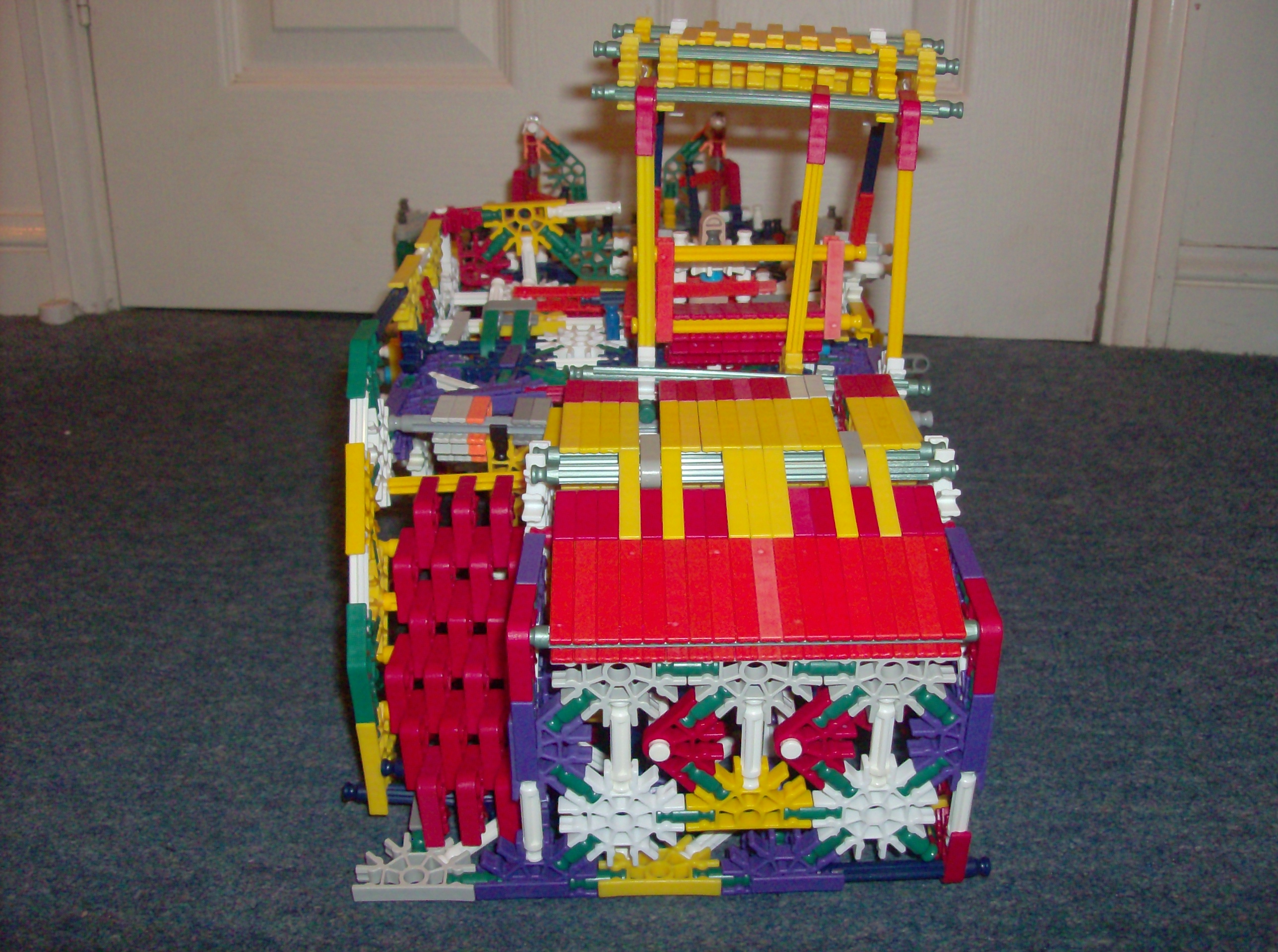 Knex bulldozer (18).JPG