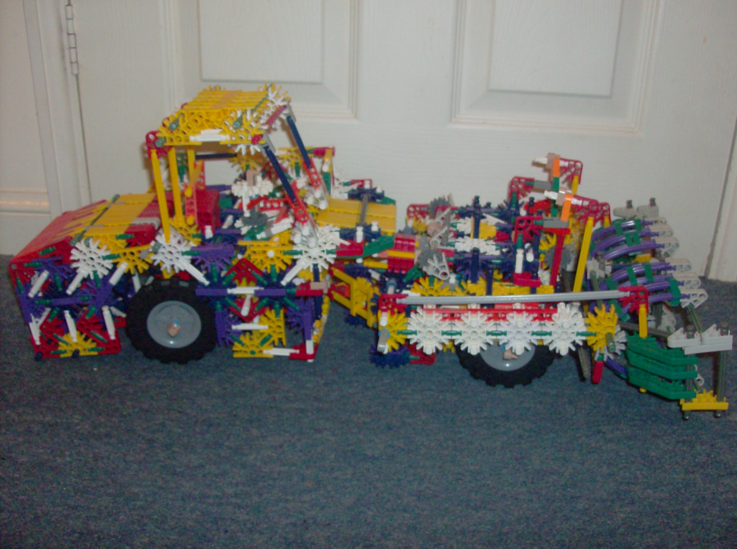 Knex bulldozer (3).JPG