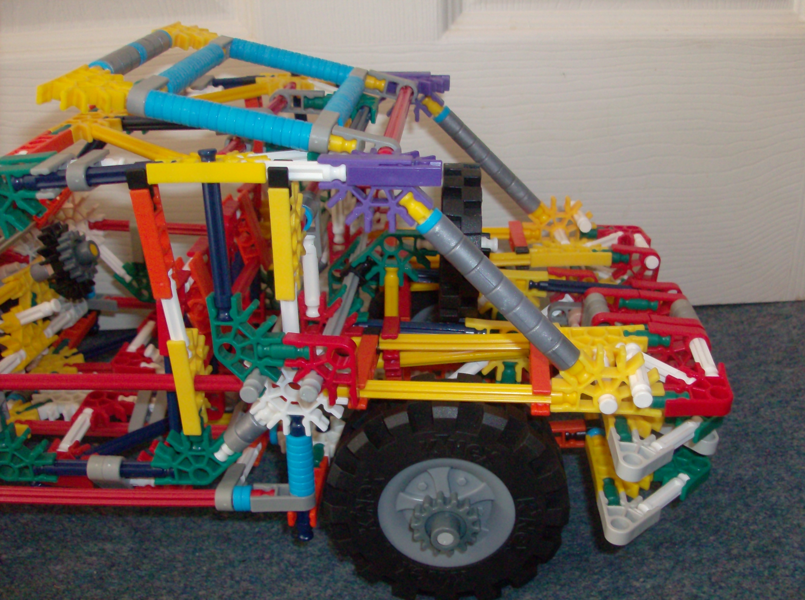 Knex car (18).JPG