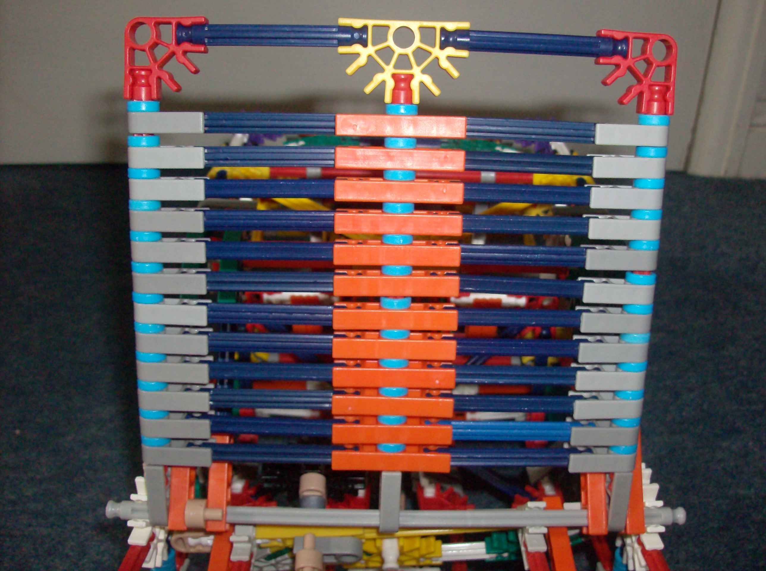 Knex car (9).JPG