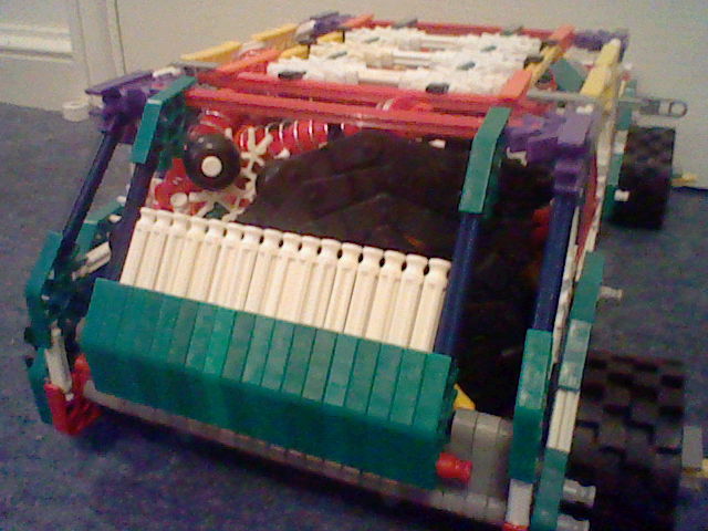 Knex car with large boot space (18).JPG