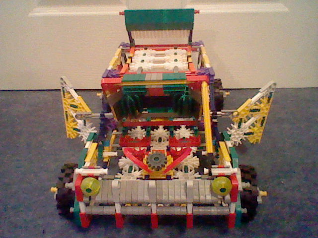 Knex car with large boot space (2).JPG