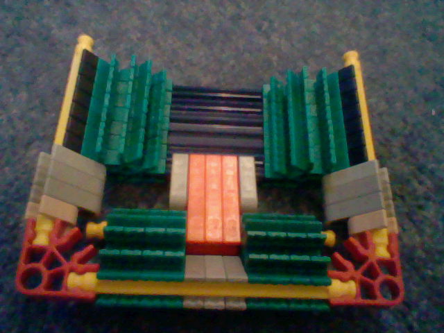 Knex car with large boot space (27).JPG