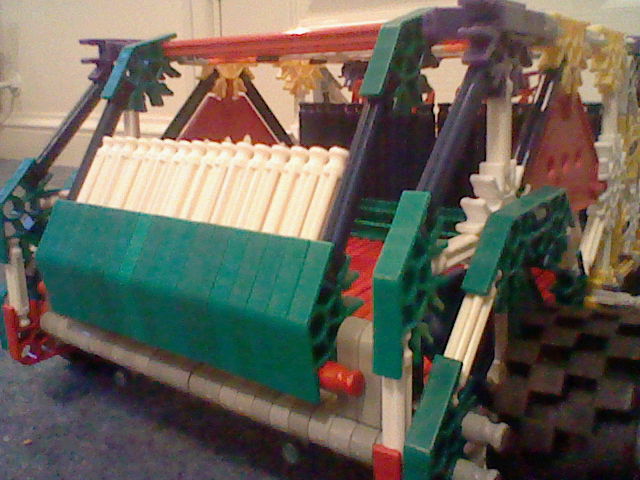 Knex car with large boot space (7).JPG