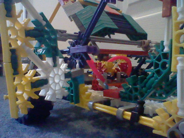 Knex car with large boot space updated (11).JPG