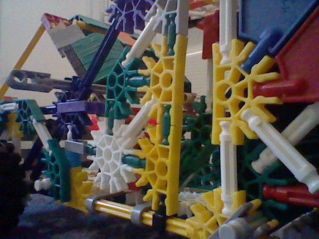 Knex car with large boot space updated (12).JPG