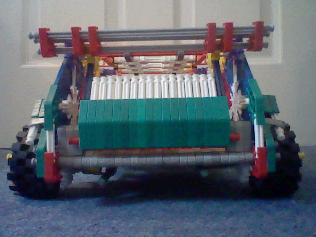 Knex car with large boot space updated (7).JPG