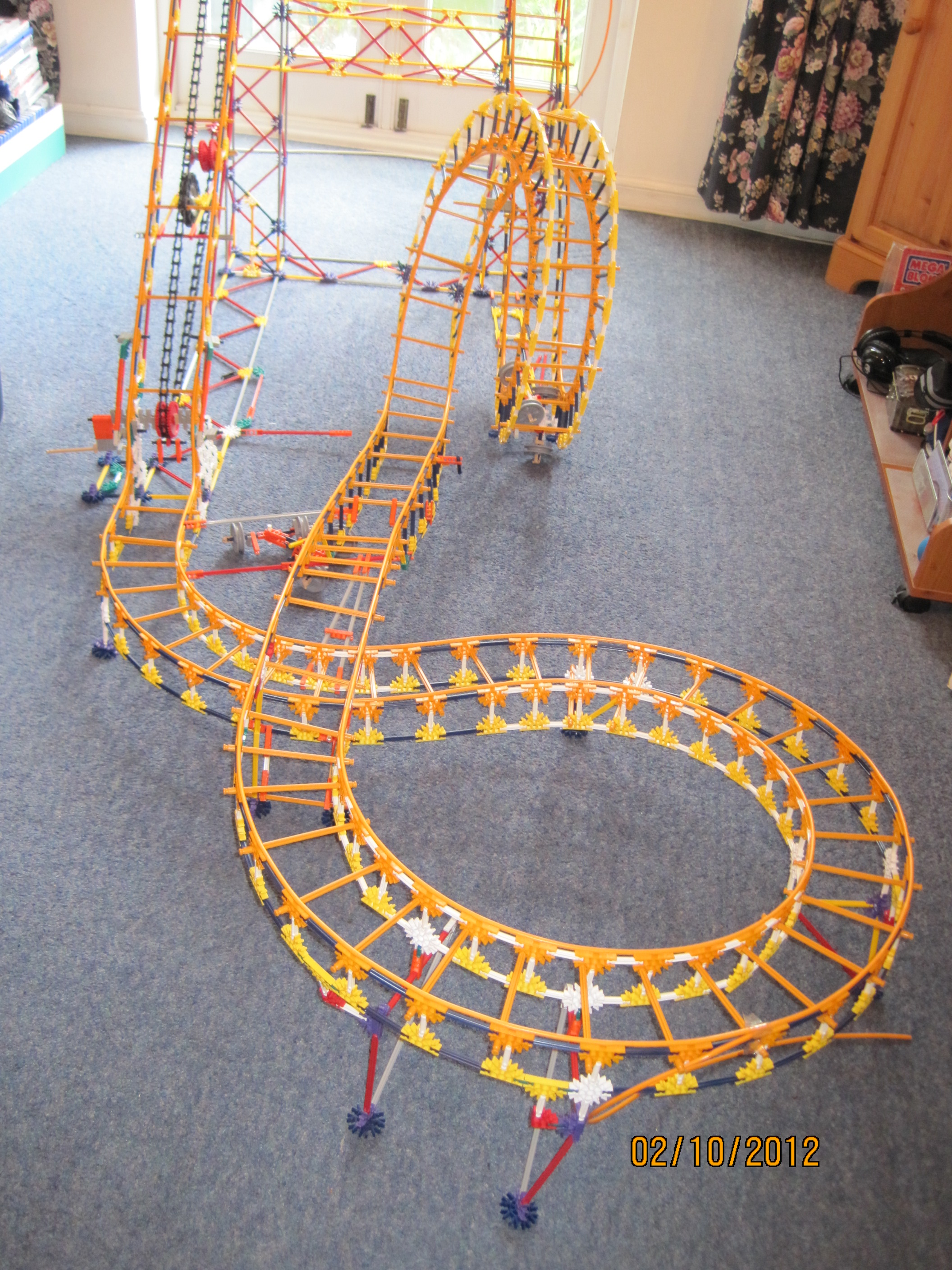 Knex roller coaster (2).JPG