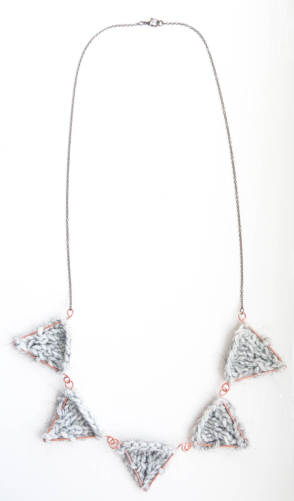 Knitted Necklace 3l.jpg