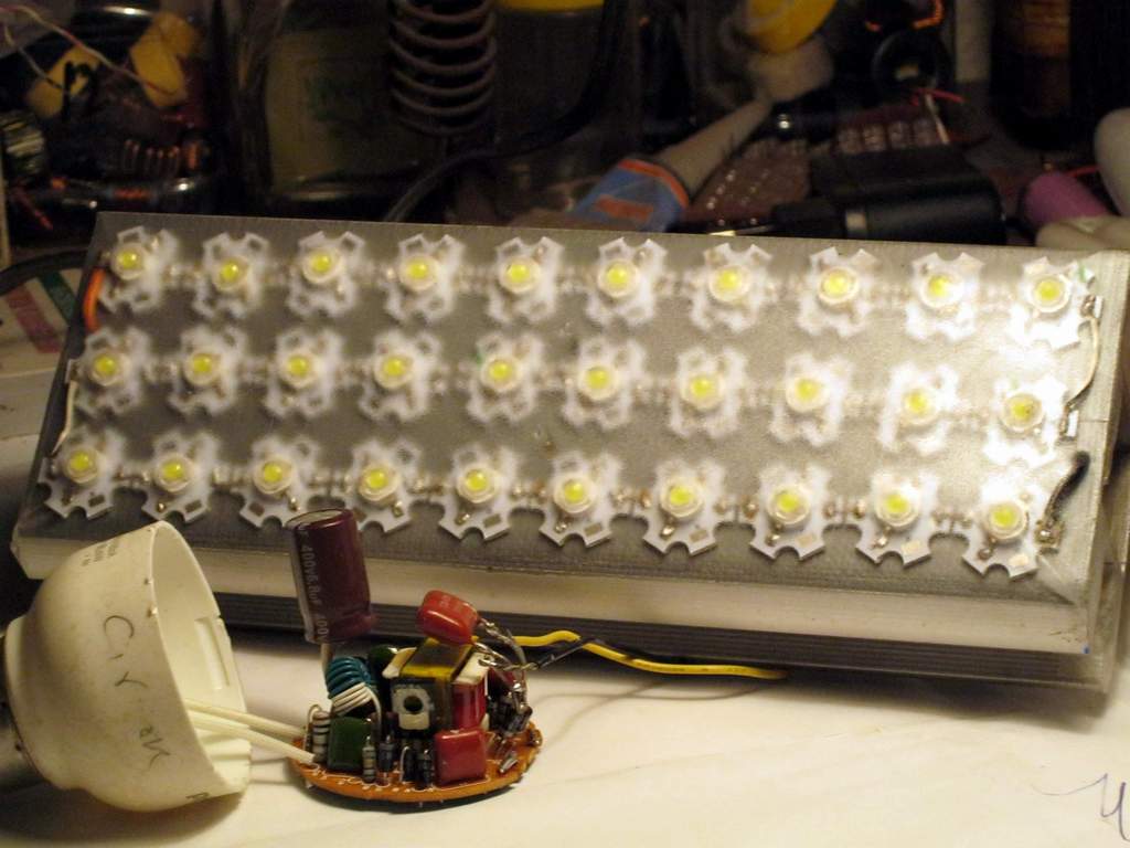 LED Light using Enrgy savr circuit .JPG