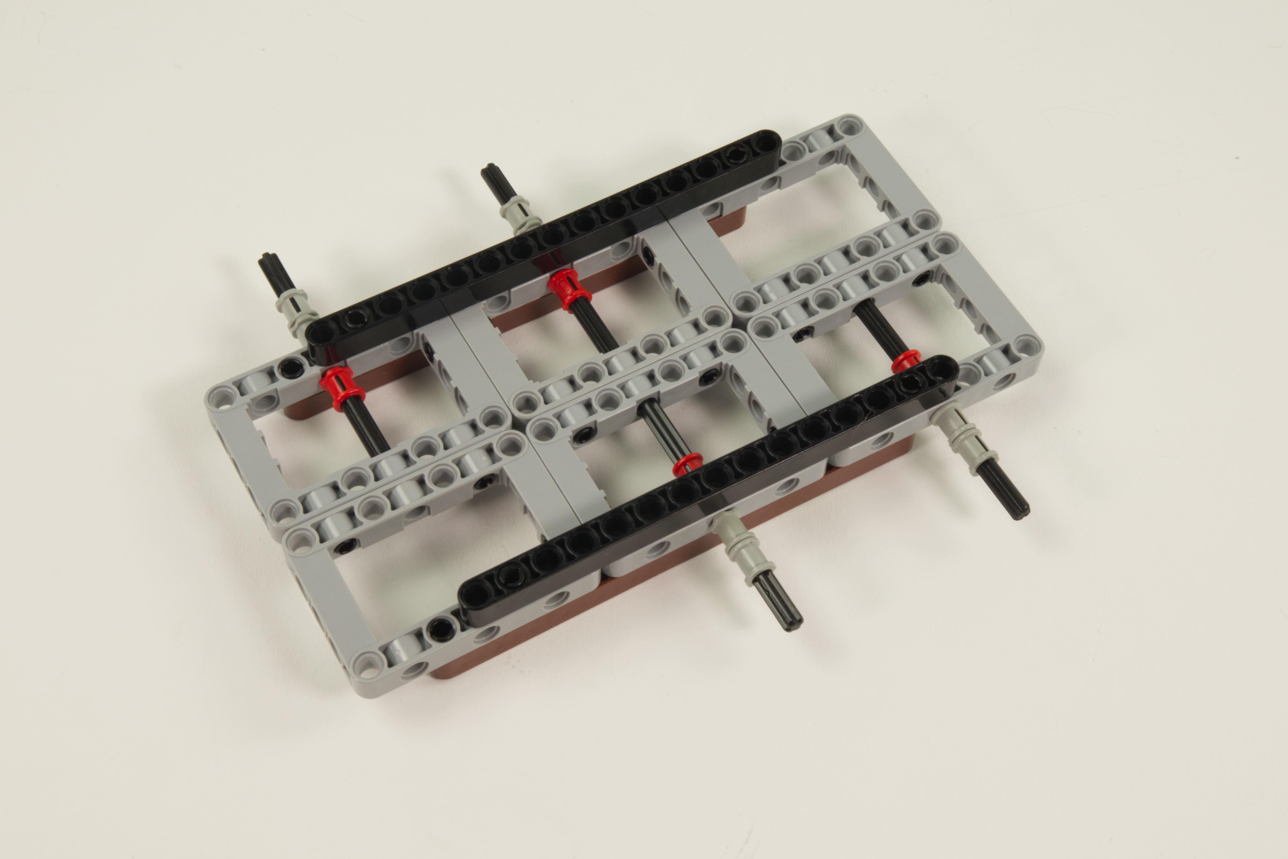LEGO Tank-2405.jpg