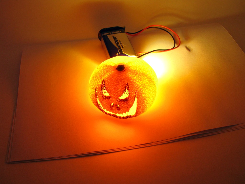 Laser_Etched_Halloween_Orange_with_LED_626.JPG