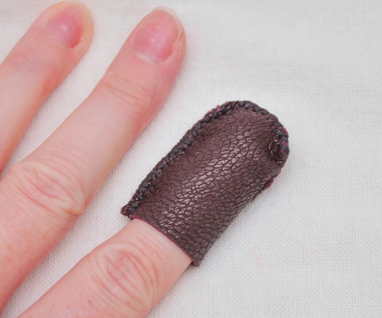 Leather thimble-18.jpg