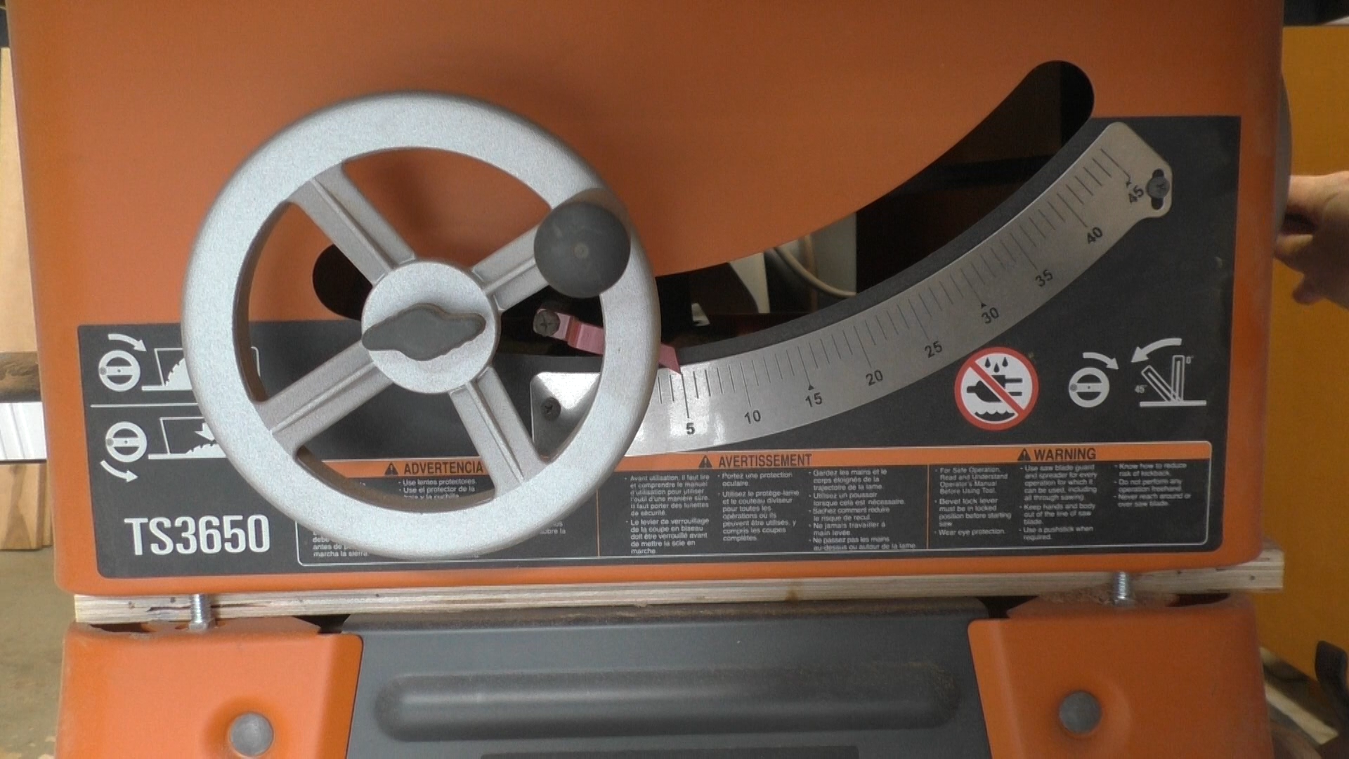 Leg bevel saw.png