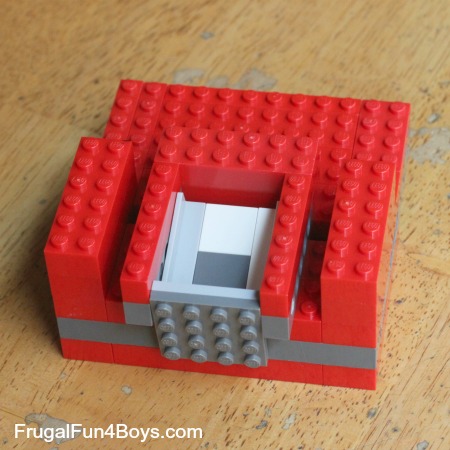 Lego-candy-dispenser-10.jpg