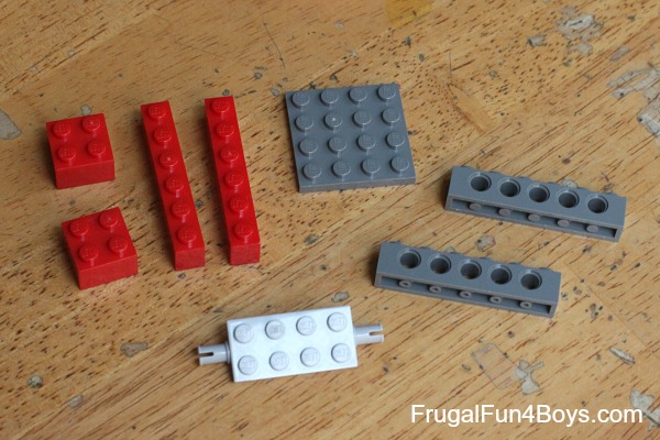 Lego-candy-dispenser-6.jpg