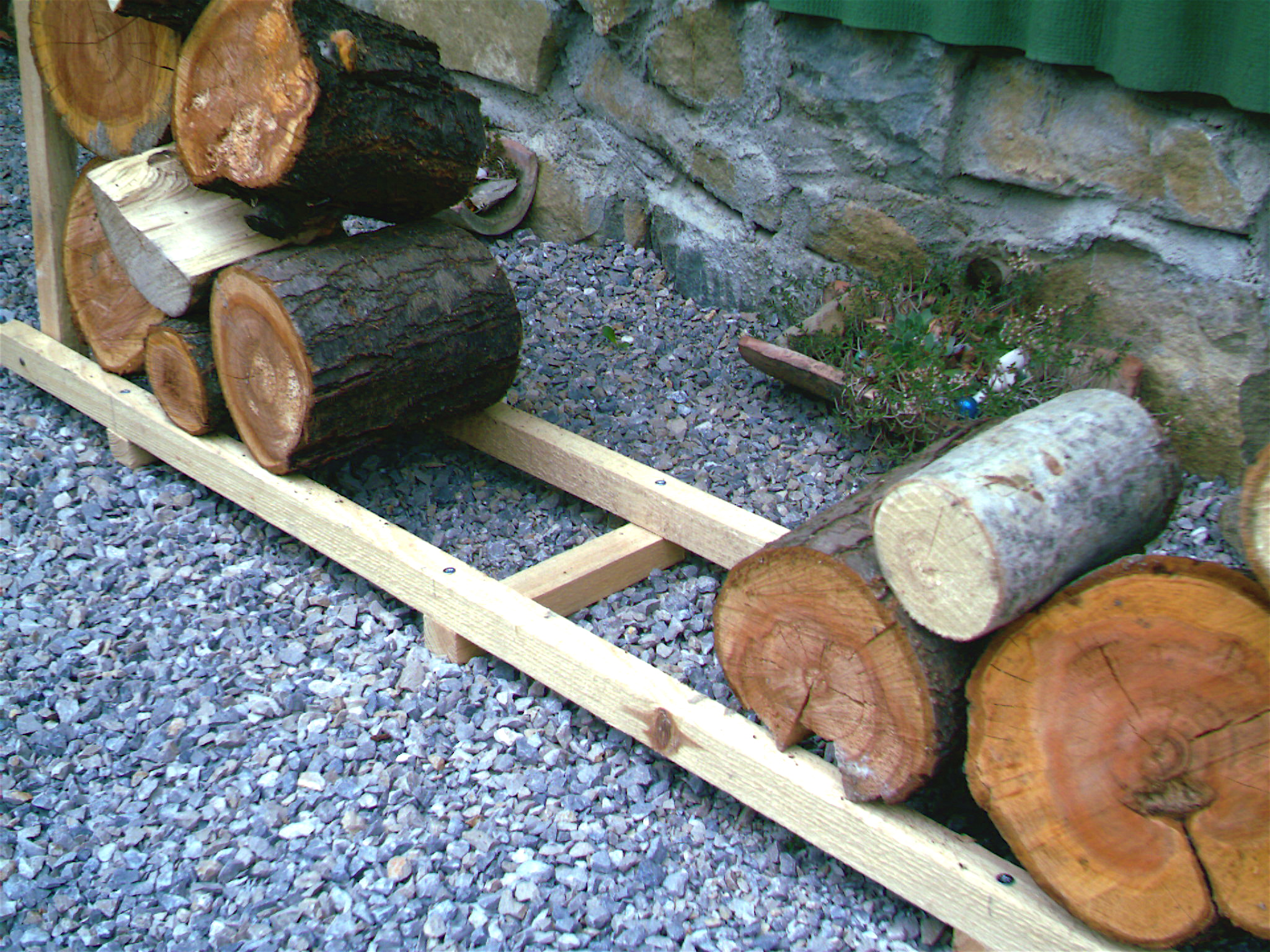 Log photo spacer detail.JPG