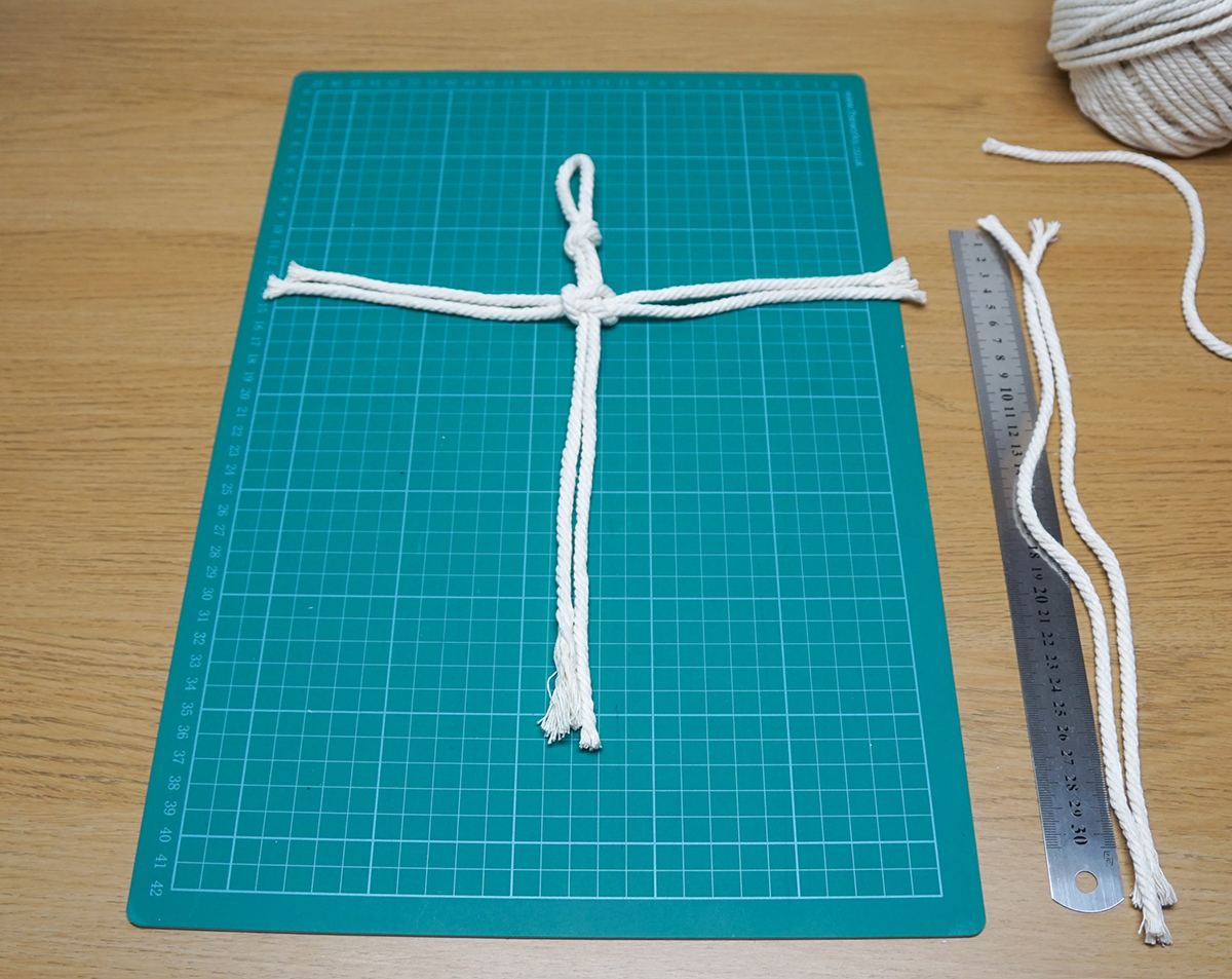 Macrame Feather 12.jpg