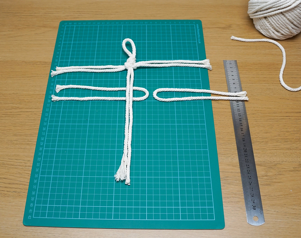Macrame Feather 13.jpg