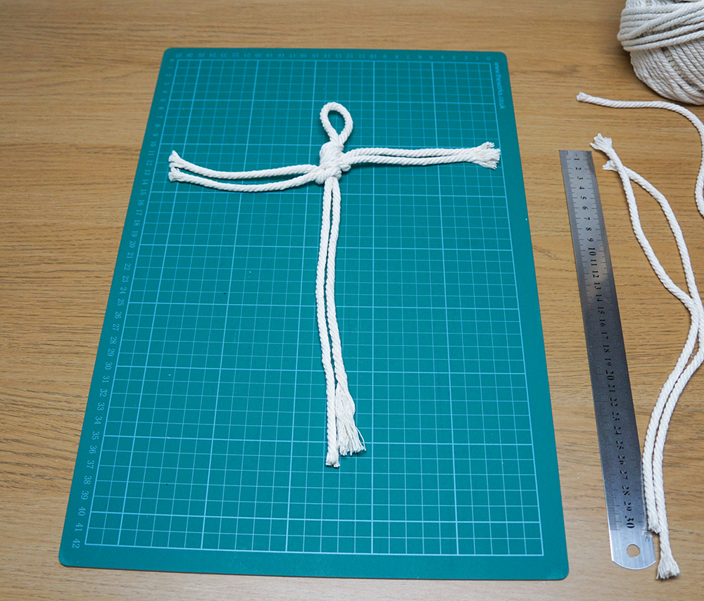 Macrame Feather 28.jpg